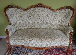 wunderschönes Louis-Philippe-Sofa um 1860 Nussbaum restauriert