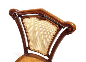 Sehr schöner restaurierter Louis-Philippe-Stuhl um 1860 Nussbaum